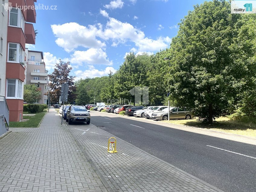 Pronájem bytu 2+kk 52 m^2 Mikanova, Praha 10 