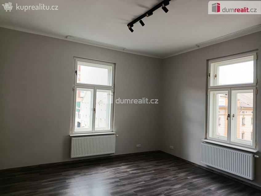 Pronájem bytu 3+kk 92 m^2 Svornosti, Praha 5 