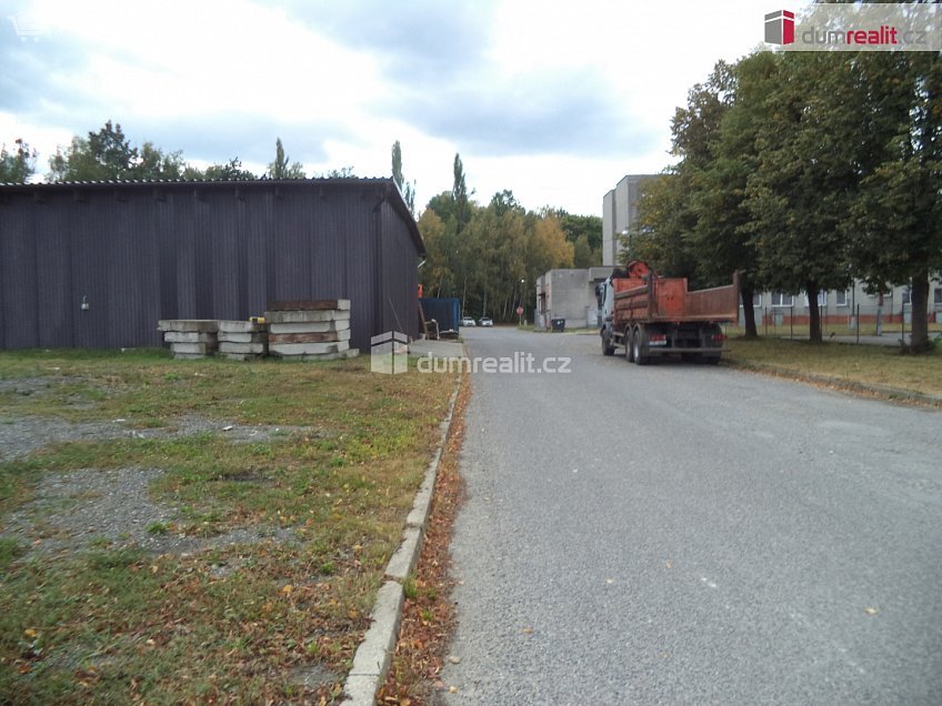 Pronájem  komerční reality 2000 m^2 Na Zbytkách, Staré Město 