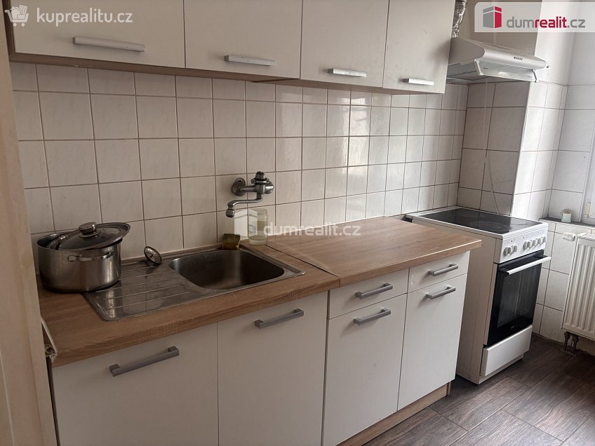 Pronájem bytu atypický 15 m^2 Zenklova, Praha 8 