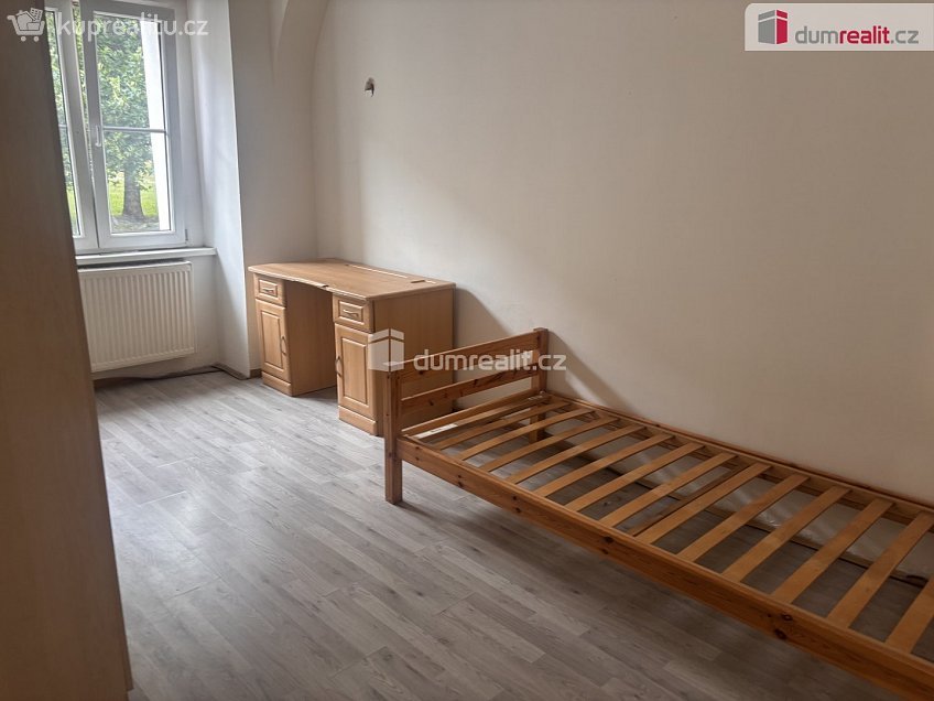 Pronájem bytu atypický 15 m^2 Zenklova, Praha 8 