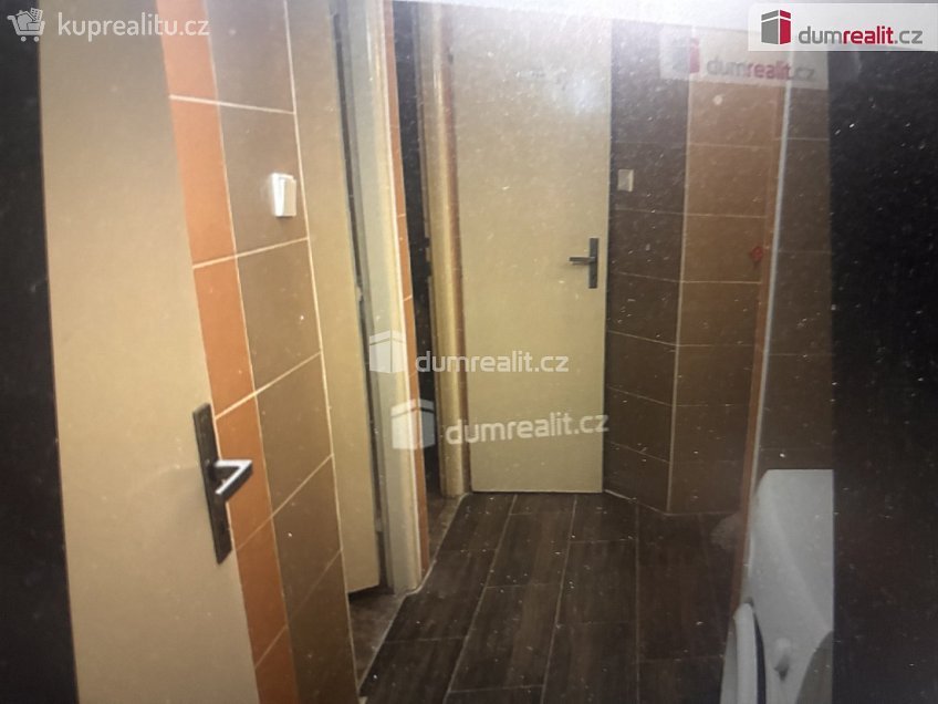 Pronájem bytu atypický 15 m^2 Zenklova, Praha 8 