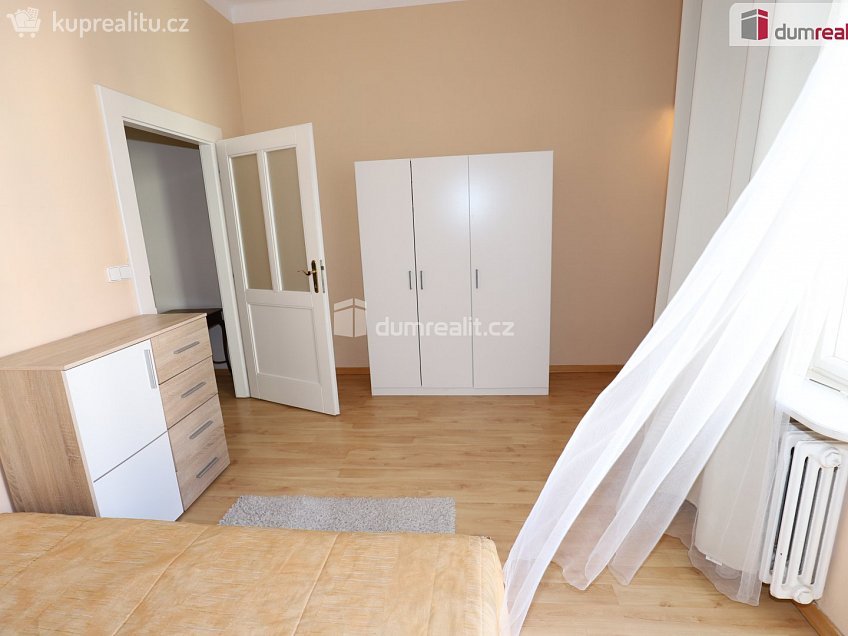 Pronájem bytu 4+kk 145 m^2 Kolínská, Praha 3 