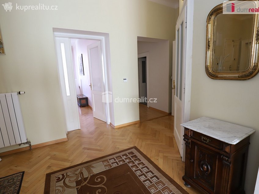 Pronájem bytu 4+kk 145 m^2 Kolínská, Praha 3 