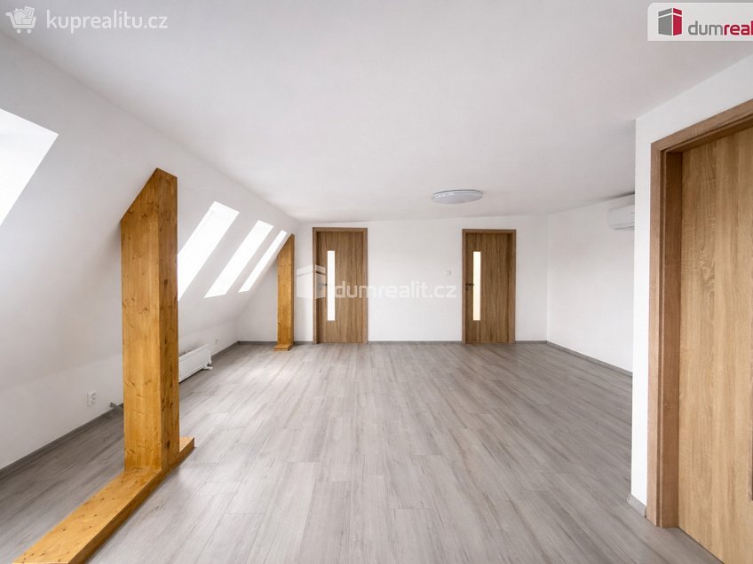 Pronájem bytu 2+kk 66 m^2 Baarova, Teplice 