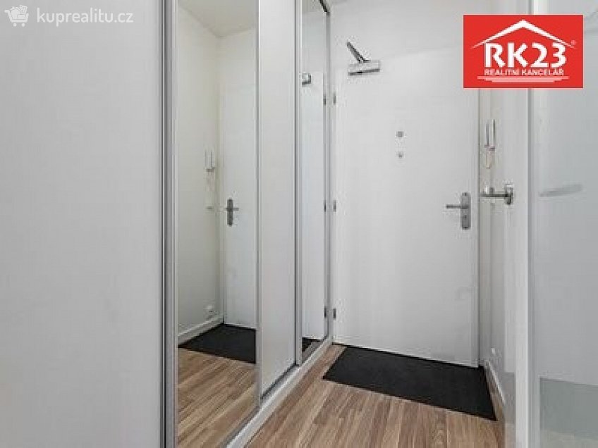 Pronájem bytu 1+kk 24 m^2 Novovysočanská 2509, Praha 
