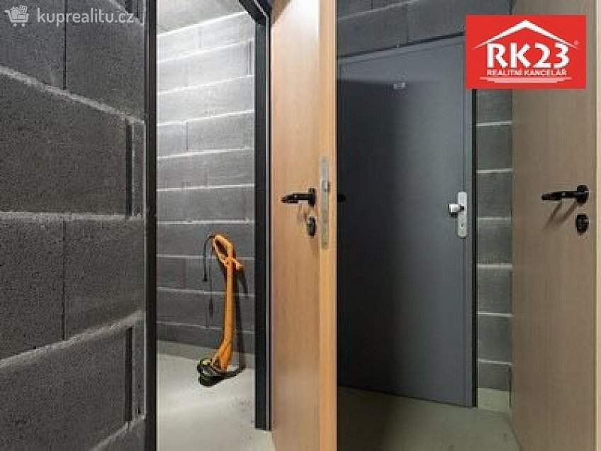 Pronájem bytu 1+kk 24 m^2 Novovysočanská 2509, Praha 