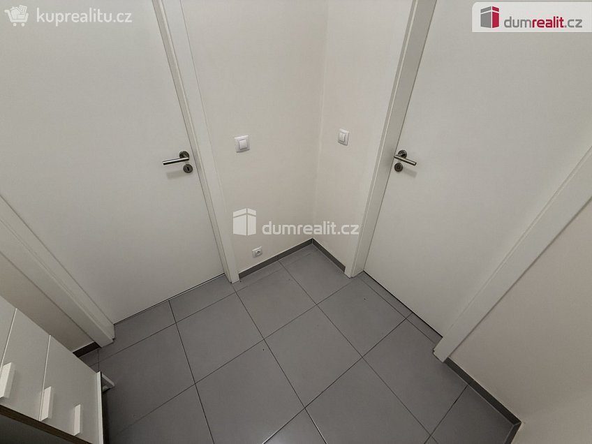 Pronájem bytu 1+kk 25 m^2 Budějovická, Praha 4 