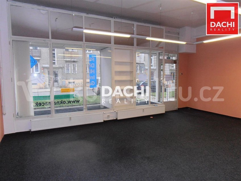 Pronájem  obchodních prostor 51 m^2 kpt. Nálepky, Olomouc 77900