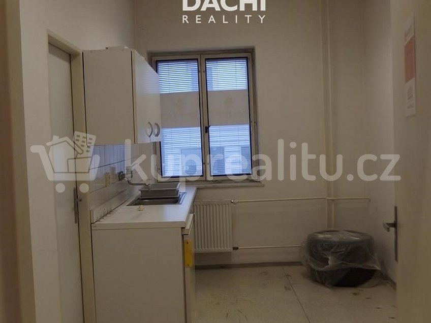 Pronájem  kanceláře 136 m^2 Ostružnická, Olomouc 77900
