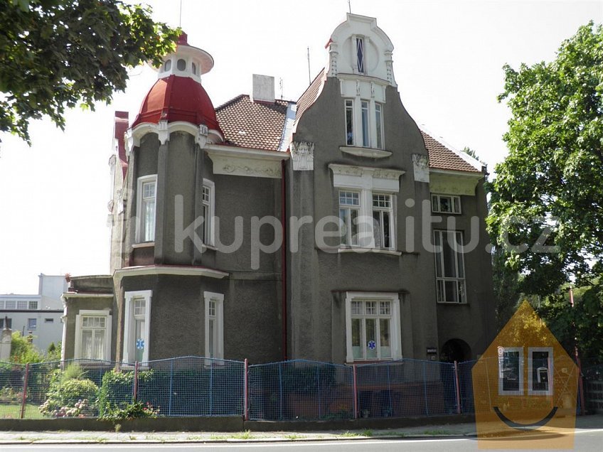 Prodej  rodinného domu 460 m^2 Krnov 79401