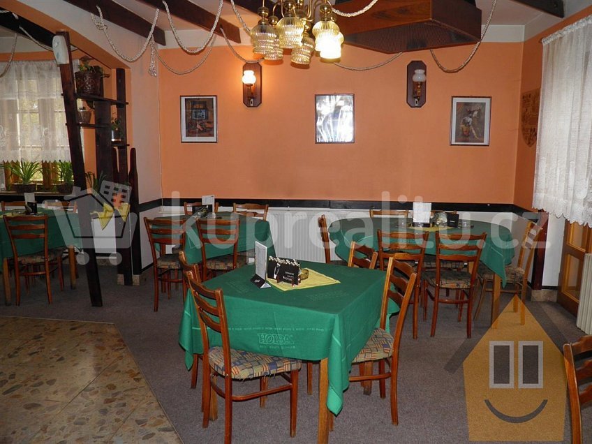Prodej  restauračního zařízení 150 m^2 Karlovice 79323