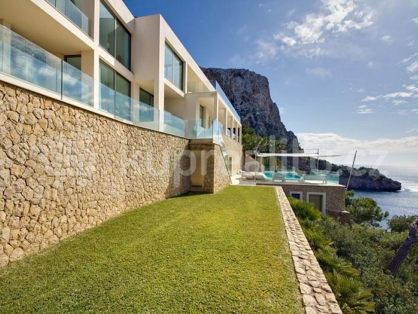 Prodej  vily 600 m^2 Port Andratx Mallorca 