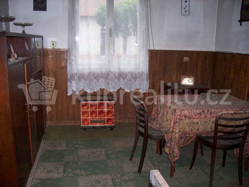 Prodej  rodinného domu 120 m^2 Zamecka 9, Ronov nad Doubravou 538 42