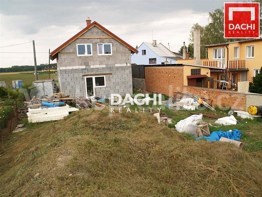 Prodej  stavebního pozemku 1025 m^2 Příkazy 78333