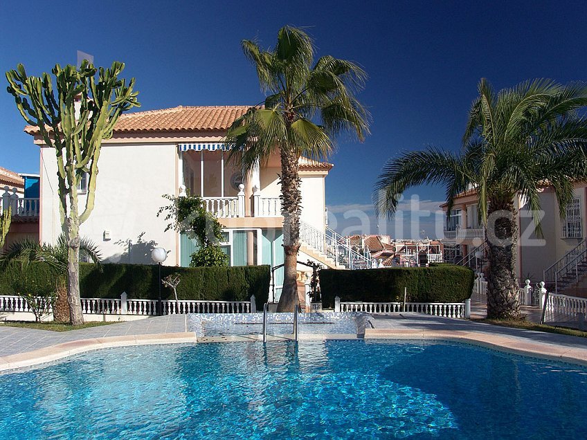 Prodej  bungalovu 71 m^2 Torrevieja 