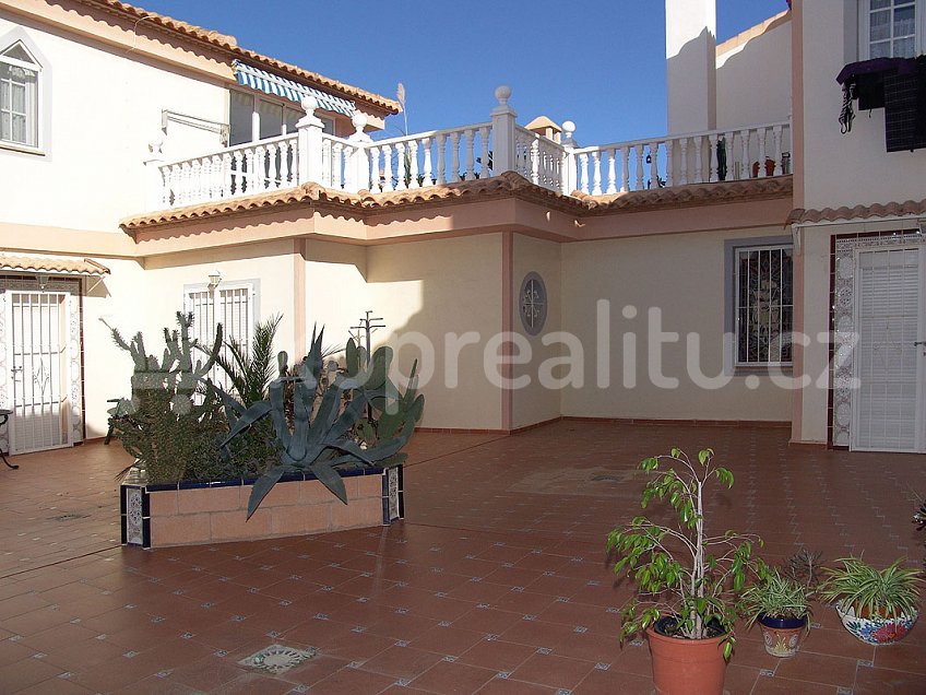 Prodej  bungalovu 71 m^2 Torrevieja 