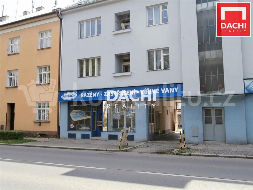 Pronájem  obchodních prostor 37 m^2 Dobrovského, Olomouc 77900