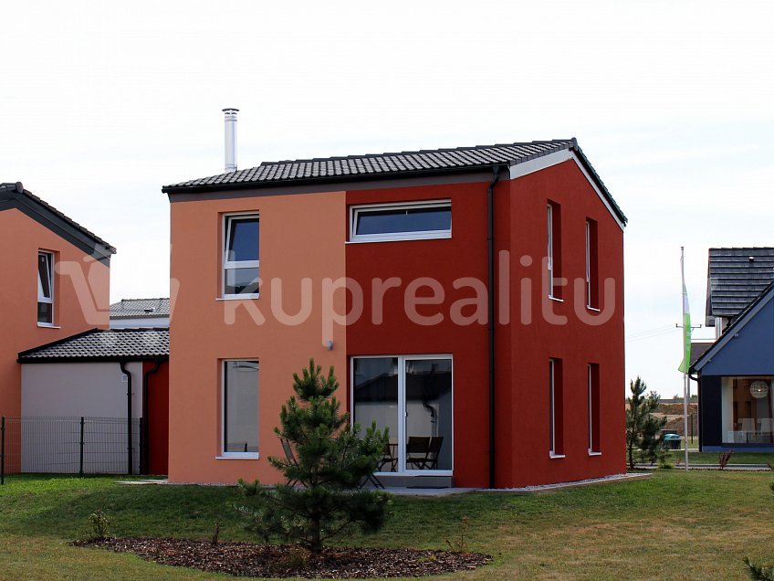 Prodej  rodinného domu 82 m^2 Kladenská, Hostouň 27353